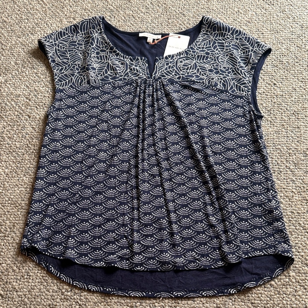 Skies Are Blue Navy and White Patterned Blouse